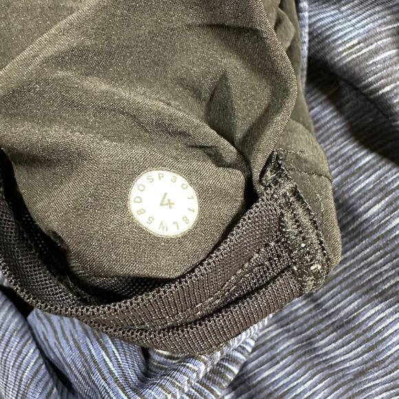 Lululemon On The Fly Pant Linear Flux Battleship Multi Women's Size 4 EUC - Picture 6 of 9